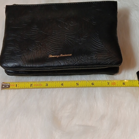 Tommy Bahama Palms Mini Crossbody Bag - Picture 13 of 14